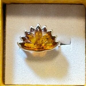 925 Sterling Silver Carved Amber Lotus Flower Ring. NWOT. Genuine.